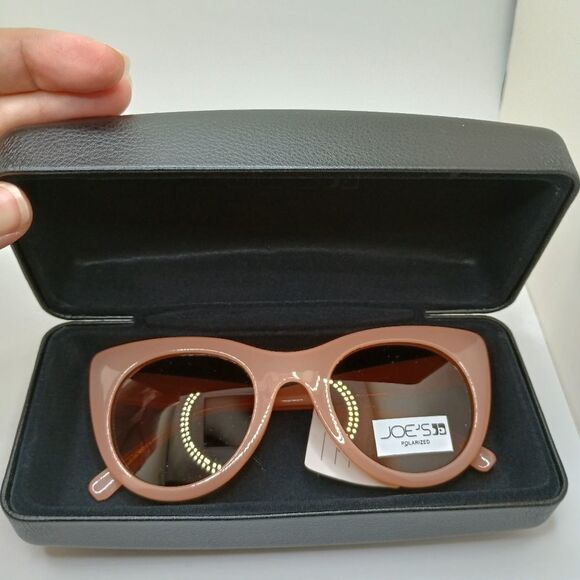 JOE'S jeans blush cat eye polarized sunglasses with case - Picture 3 of 13
